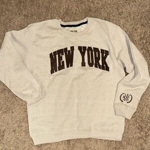 Unisex New York Graphic Women's Sweatshirt - Cream.